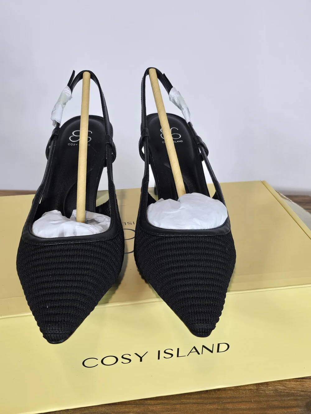 Cosy Island elegant pointed